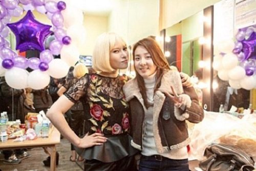 Gummy gives fans a closer look at her new hairstyle   Dara comes for a visit