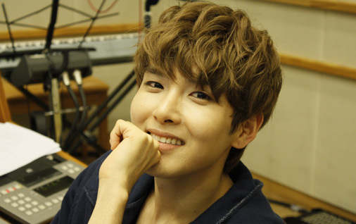 Ryeowook trolls with funny photos of Super Junior members on &lsquo;Kiss the Radio&rsquo;