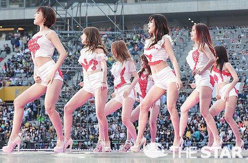 21 idol groups perform at the &rsquo;2013 Dream Concert&rsquo;