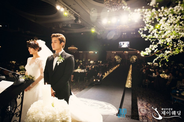 Photos from Wonder Girls&rsquo; Sun&rsquo;s wedding ceremony revealed   bonus photo with Girls&rsquo; Generation