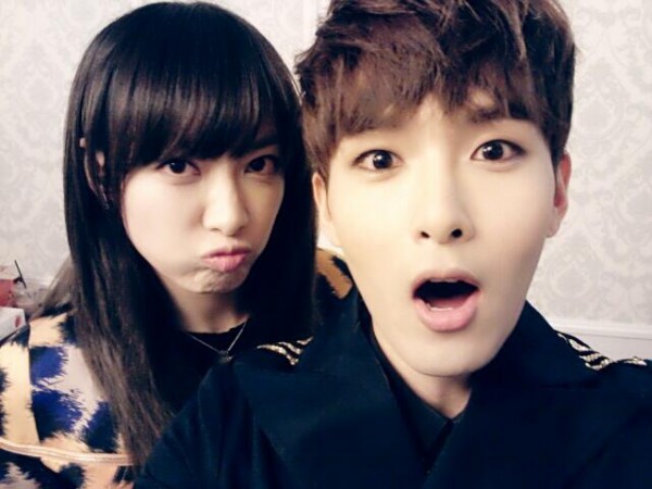 Ryeowook shares photos with f(x), B1A4, Ailee, and EXO backstage at &lsquo;Super Show 5&prime;