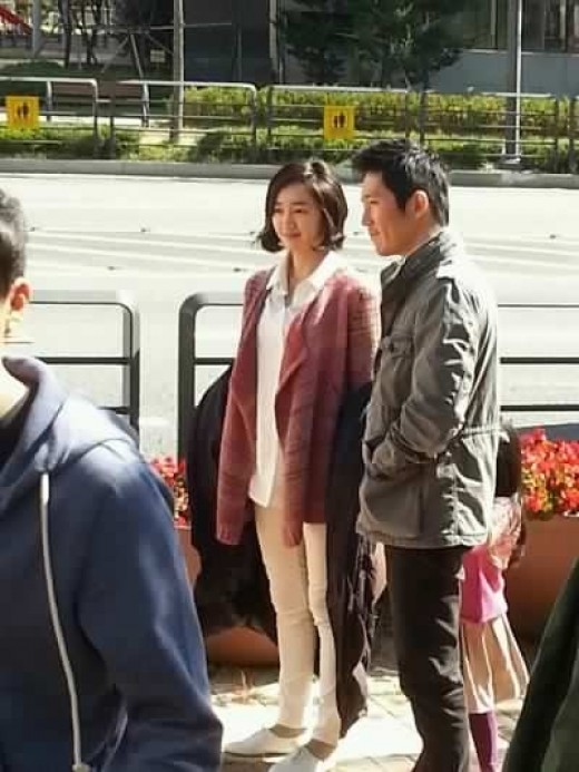 Soo-ae and Jang Hyeok seen making a movie