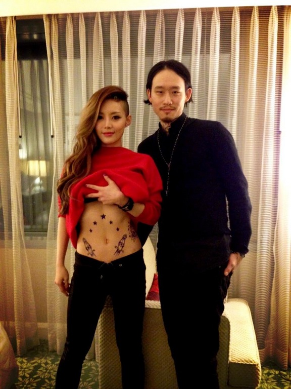 Brown Eyed Girls&rsquo; Miryo gets inked on her stomach?